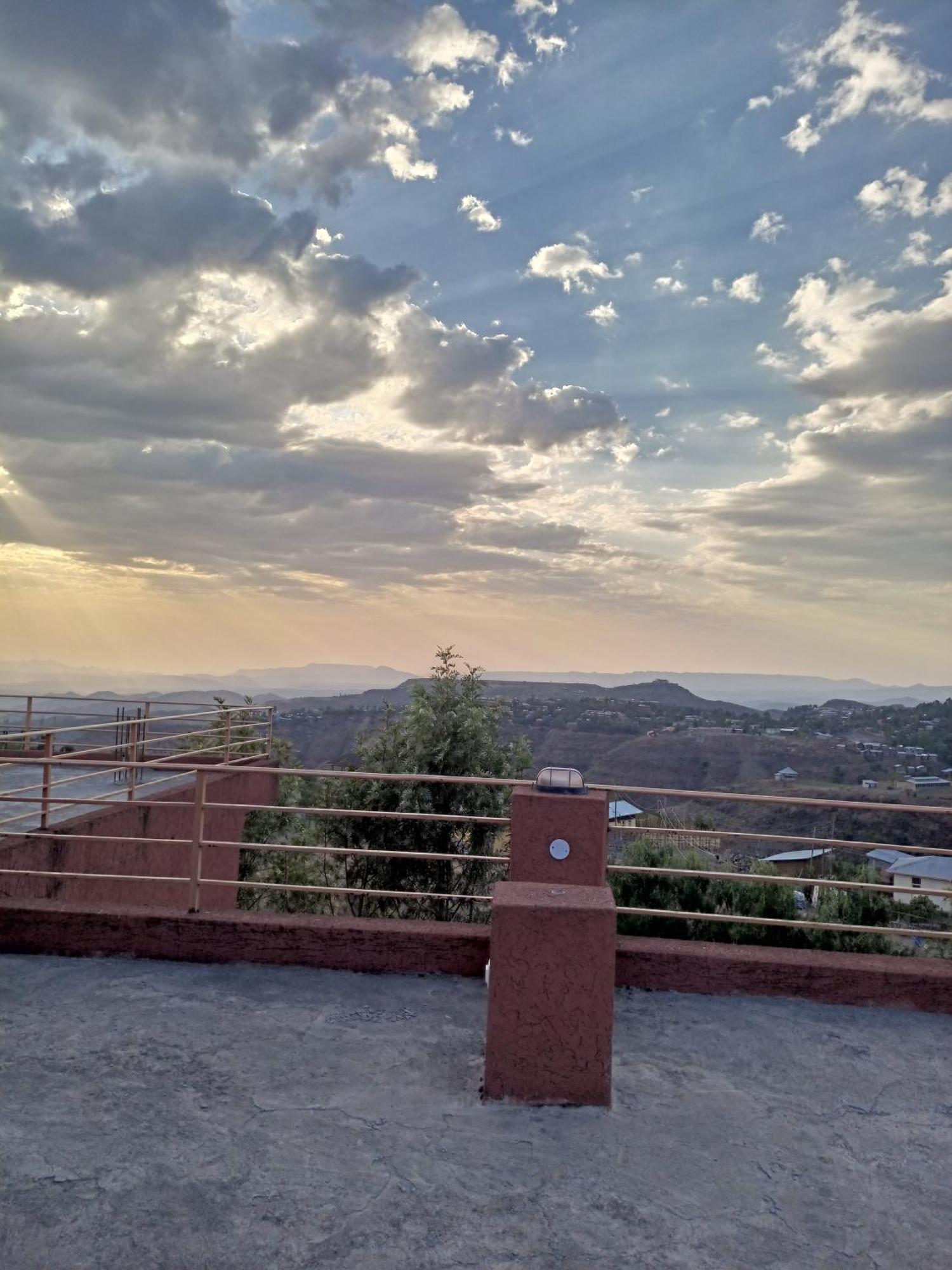 Zan-Seyoum Hotel - Lalībela Exteriör bild