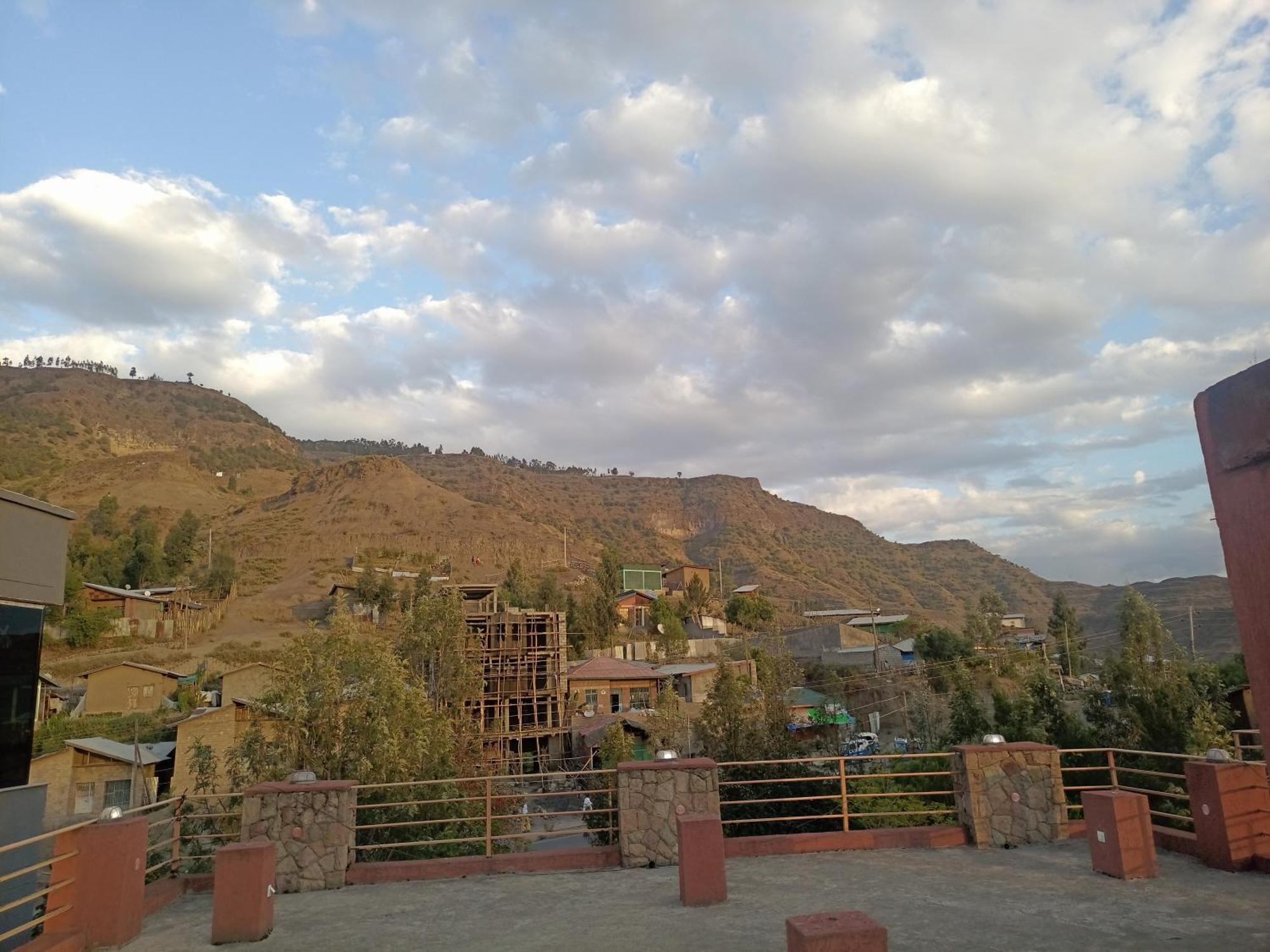 Zan-Seyoum Hotel - Lalībela Exteriör bild