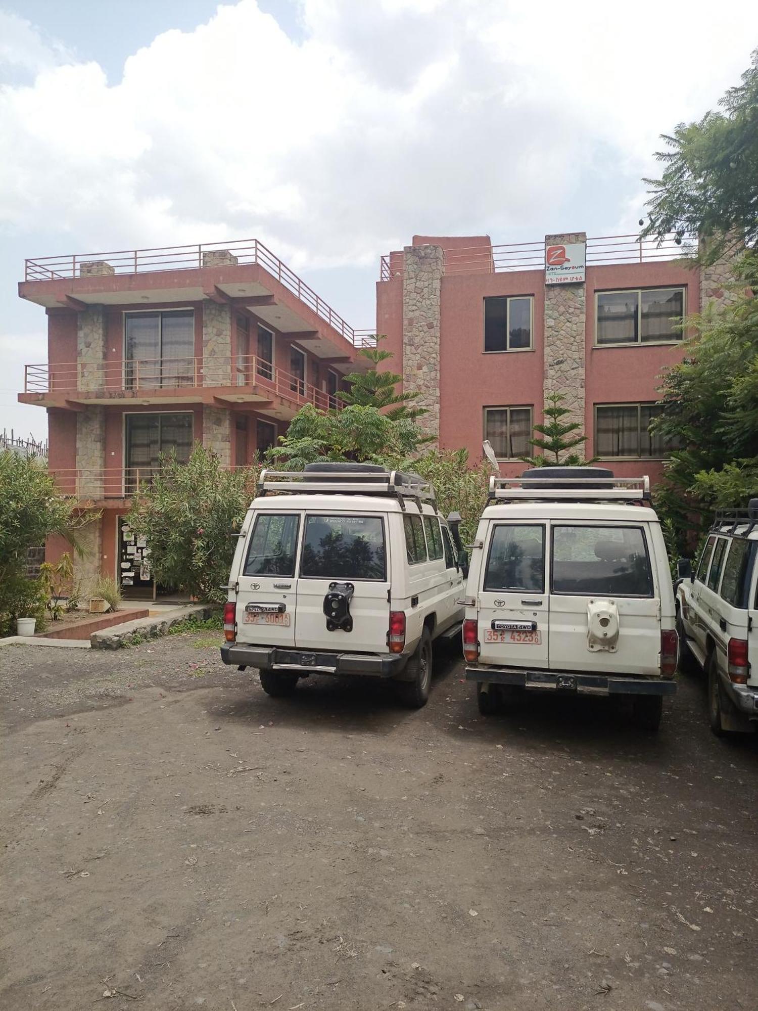 Zan-Seyoum Hotel - Lalībela Exteriör bild